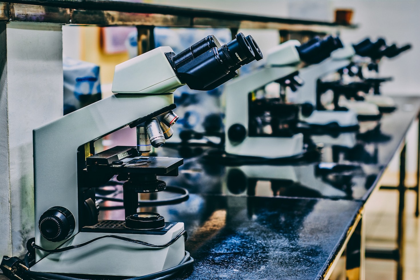 Explorando la página de investigación de Aurea+